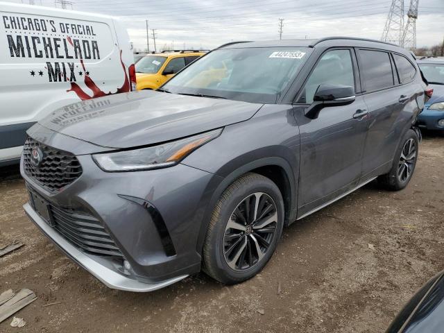 TOYOTA HIGHLANDER 2022 with VIN 5TDJZRBH3NS209822 - Photo from auction