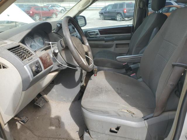 Photo 7 from auction – 2010 CHRYSLER TOWN AND C with VIN 2A4RR5D17AR285830