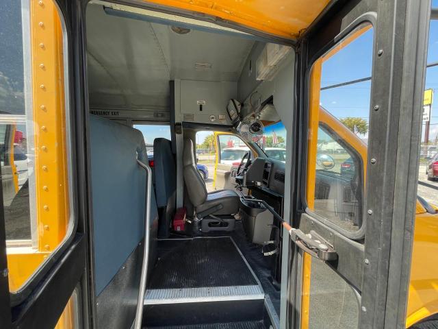 Photo 5 from auction – 2001 CHEVROLET EXPRESS CU with VIN 1GBJG31FX11195237