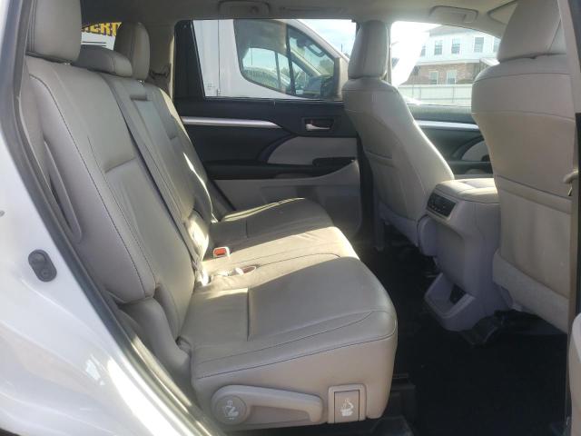 Photo 11 from auction – 2018 TOYOTA HIGHLANDER with VIN 5TDJZRFH8JS552050