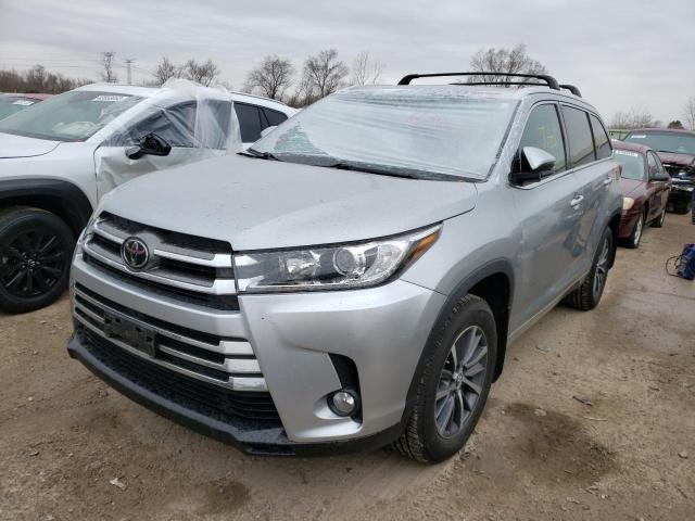 TOYOTA HIGHLANDER 2017 with VIN 5TDJZRFH8HS404975 - Photo from auction