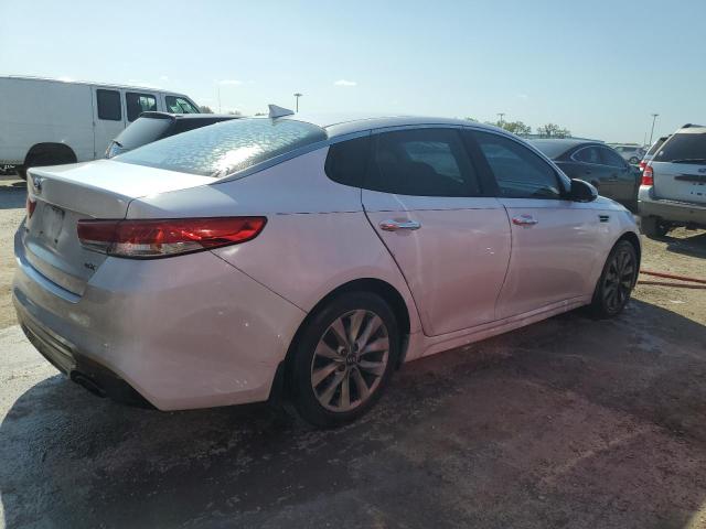 Photo 3 from auction – 2016 KIA OPTIMA EX with VIN 5XXGU4L39GG045012