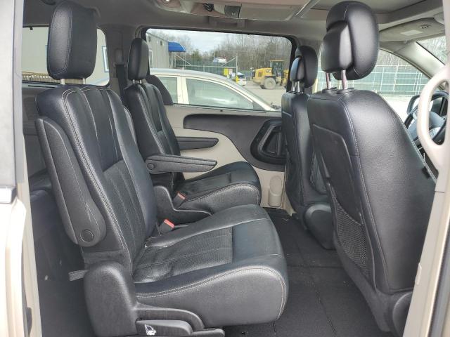 Photo 11 from auction – 2016 CHRYSLER TOWN & COU with VIN 2C4RC1CG4GR166874