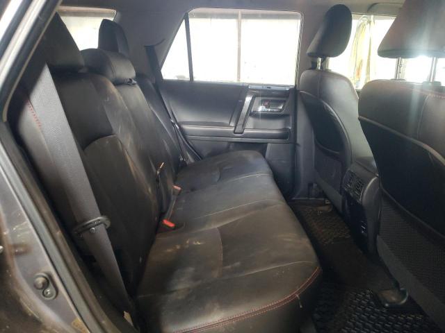 Photo 11 from auction – 2018 TOYOTA 4RUNNER SR with VIN JTEBU5JRXJ5549468