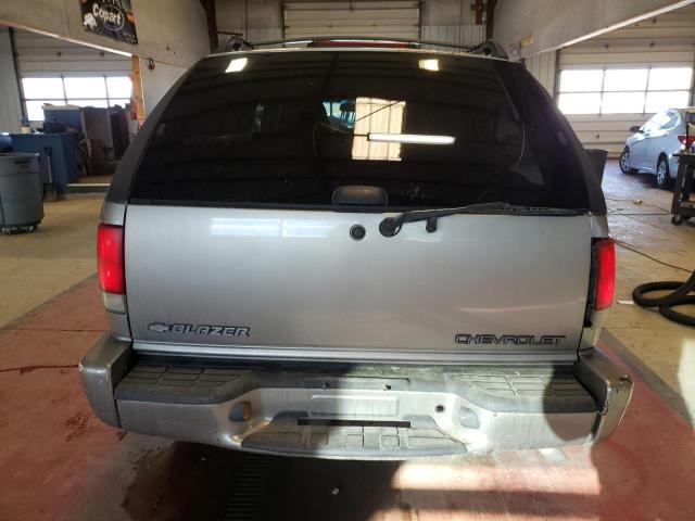 Photo 6 from auction – 2000 CHEVROLET BLAZER with VIN 1GNCS18W9YK298268