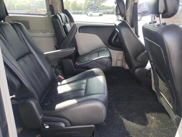 Photo 11 from auction – 2016 CHRYSLER TOWN & COU with VIN 2C4RC1BG8GR119445
