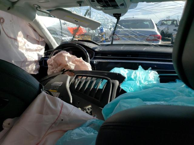 Photo 8 from auction – 2019 AUDI A8 L with VIN WAU8DAF80KN011741