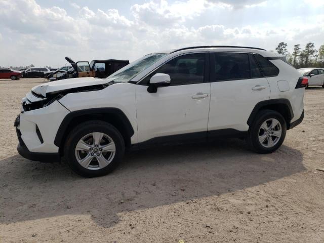 Photo 1 from auction – 2021 TOYOTA RAV4 XLE with VIN JTMW1RFV0MD071986