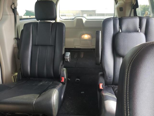 Photo 10 from auction – 2016 CHRYSLER TOWN & COU with VIN 2C4RC1BG8GR119445
