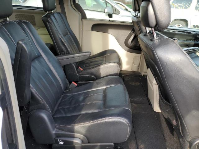 Photo 11 from auction – 2014 CHRYSLER TOWN & COU with VIN 2C4RC1BG8ER259542