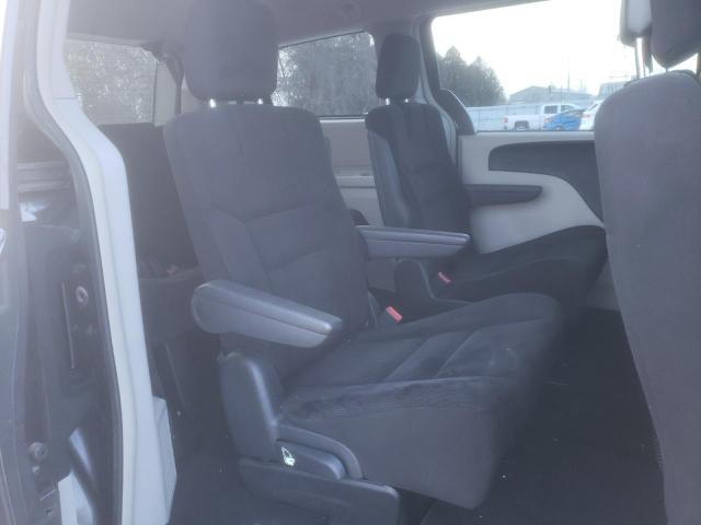 Photo 11 from auction – 2015 CHRYSLER TOWN & COU with VIN 2C4RC1BG2FR621253