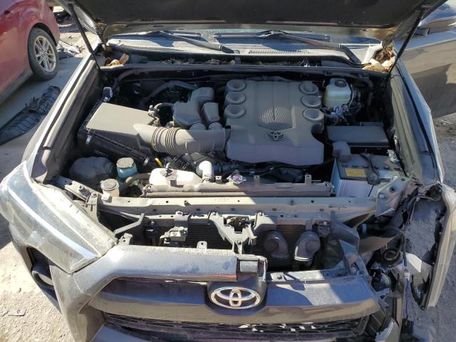 Photo 12 from auction – 2018 TOYOTA 4RUNNER SR with VIN JTEBU5JRXJ5517846