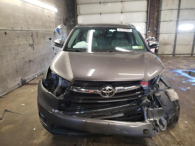 Photo 5 from auction – 2016 TOYOTA HIGHLANDER with VIN 5TDJKRFH3GS252249