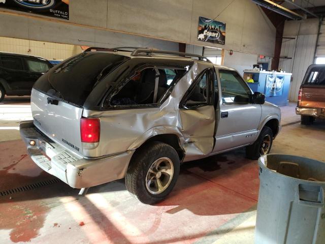 Photo 3 from auction – 2000 CHEVROLET BLAZER with VIN 1GNCS18W9YK298268