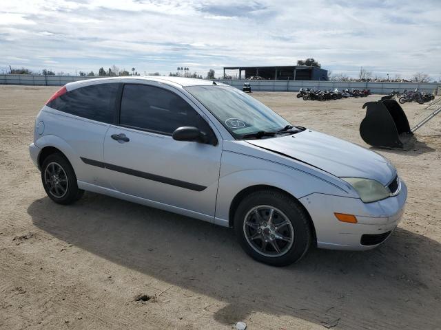 Photo 4 from auction – 2005 FORD FOCUS ZX3 with VIN 3FAFP31N25R100440