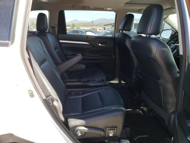 Photo 11 from auction – 2018 TOYOTA HIGHLANDER with VIN 5TDJZRFH5JS538297