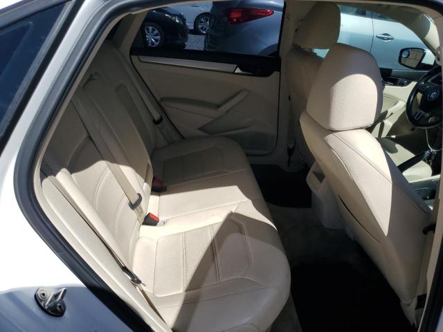 Photo 10 from auction – 2015 VOLKSWAGEN PASSAT S with VIN 1VWAT7A33FC067743