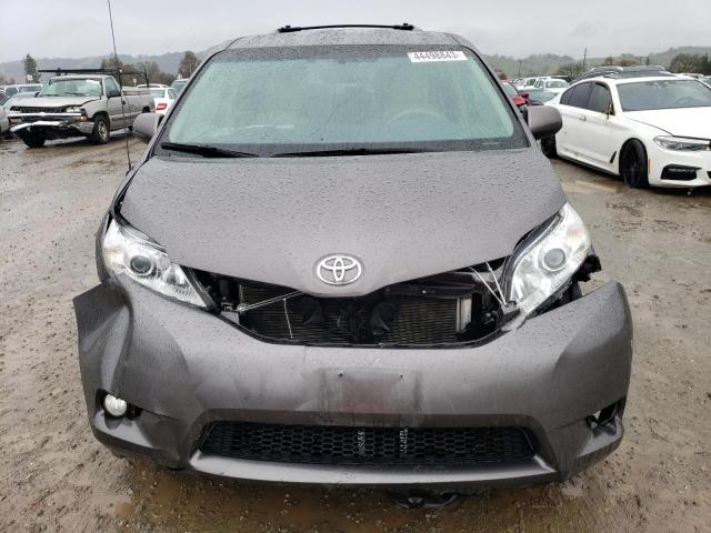 Photo 5 from auction – 2013 TOYOTA SIENNA XLE with VIN 5TDYK3DC6DS388129