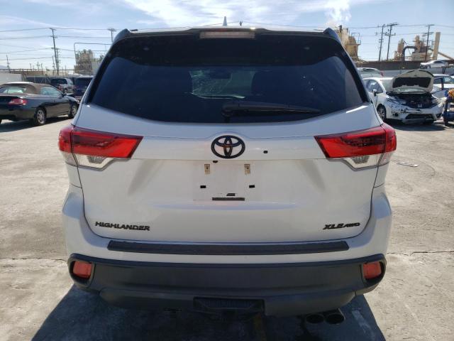 Photo 6 from auction – 2018 TOYOTA HIGHLANDER with VIN 5TDJZRFH5JS538297