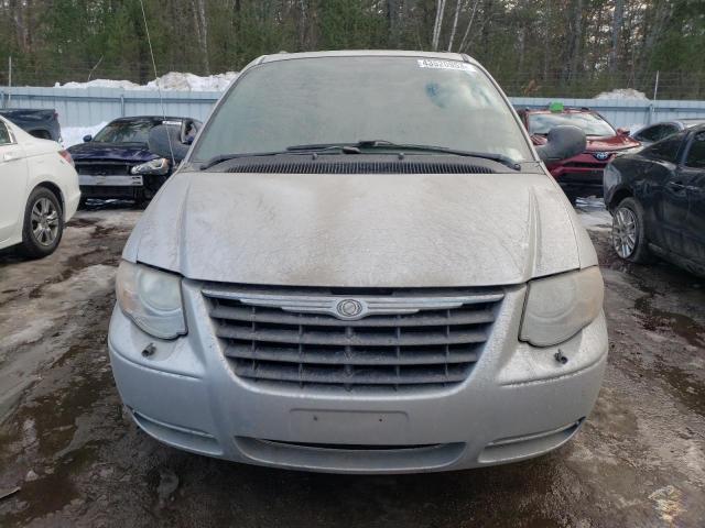 Photo 5 from auction – 2006 CHRYSLER TOWN & COU with VIN 2A4GP54L86R892812