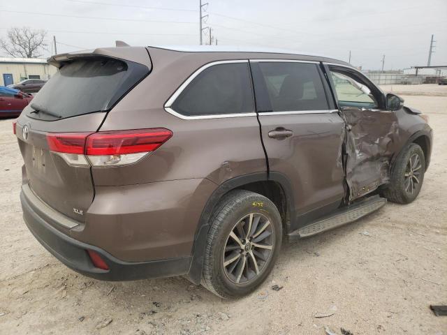 Photo 3 from auction – 2019 TOYOTA HIGHLANDER with VIN 5TDKZRFH2KS294419