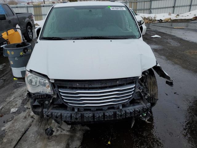 Photo 5 from auction – 2016 CHRYSLER TOWN & COU with VIN 2C4RC1BG3GR186874