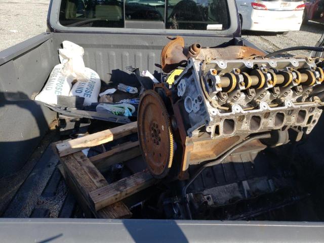 Photo 12 from auction – 2000 FORD F150 with VIN 2FTRX18L4YCB06558