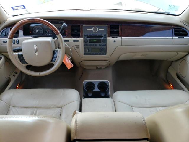 Photo 8 from auction – 2010 LINCOLN TOWN CAR S with VIN 2LNBL8FV3AX616582