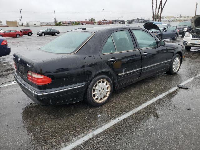 Photo 3 from auction – 2000 MERCEDES-BENZ E 320 4MAT with VIN WDBJF82G0YX028653