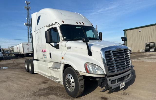 FREIGHTLINER CASCADIA 1 2016 with VIN 3AKJGLBG0GSHB0399 - Photo from auction
