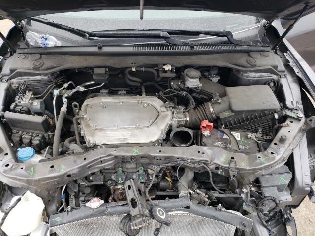 Photo 12 from auction – 2018 ACURA RDX with VIN 5J8TB3H35JL008944