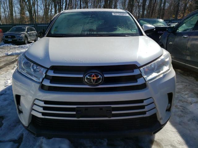Photo 5 from auction – 2017 TOYOTA HIGHLANDER with VIN 5TDBZRFH8HS371013