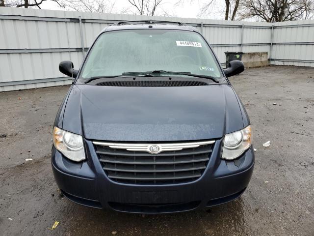 Photo 5 from auction – 2007 CHRYSLER TOWN & COU with VIN 2A4GP44R17R114318
