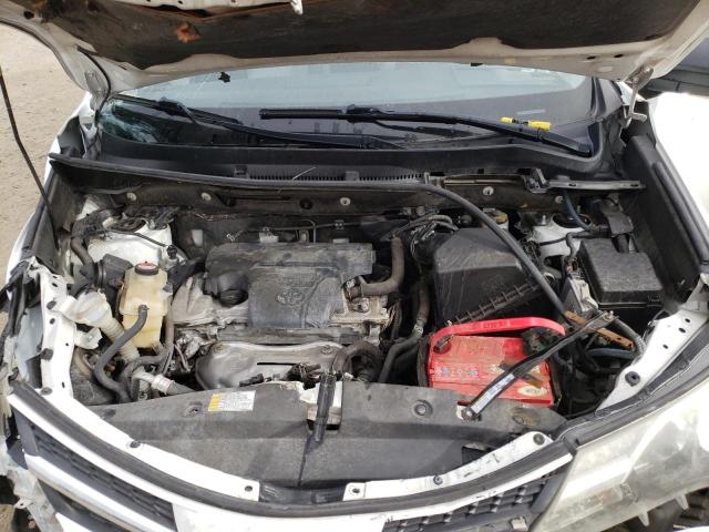 Photo 12 from auction – 2015 TOYOTA RAV4 LE with VIN JTMZFREVXFD061467