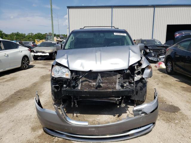 Photo 5 from auction – 2016 CHRYSLER TOWN & COU with VIN 2C4RC1BG2GR164977