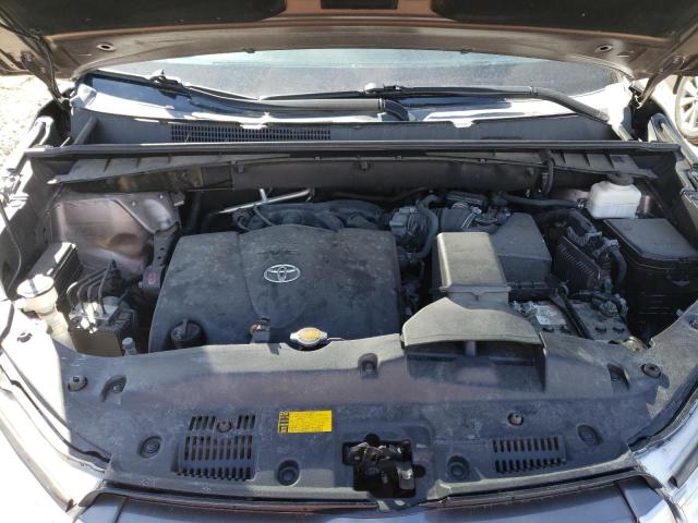 Photo 12 from auction – 2017 TOYOTA HIGHLANDER with VIN 5TDBZRFHXHS461764