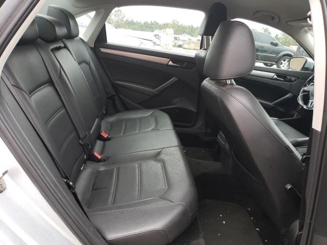 Photo 10 from auction – 2015 VOLKSWAGEN PASSAT S with VIN 1VWAT7A33FC037738