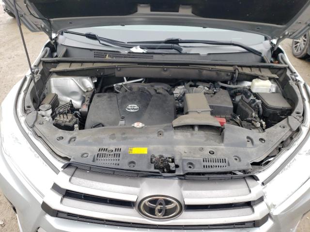 Photo 12 from auction – 2018 TOYOTA HIGHLANDER with VIN 5TDJZRFHXJS837154