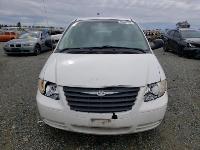 Photo 5 from auction – 2006 CHRYSLER TOWN & COU with VIN 1A4GP45R66B753659