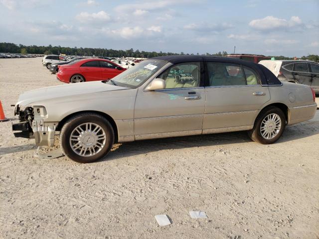 LINCOLN TOWN CAR S 2010 with VIN 2LNBL8FV3AX616582 - Photo from auction