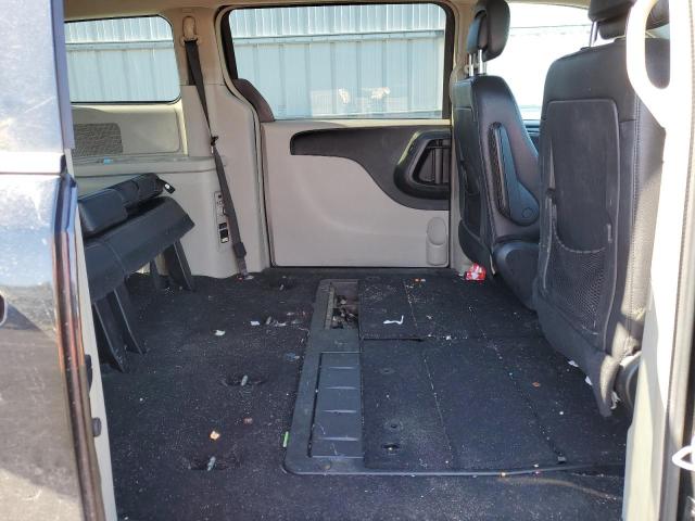 Photo 11 from auction – 2015 CHRYSLER TOWN & COU with VIN 2C4RC1BG3FR655010