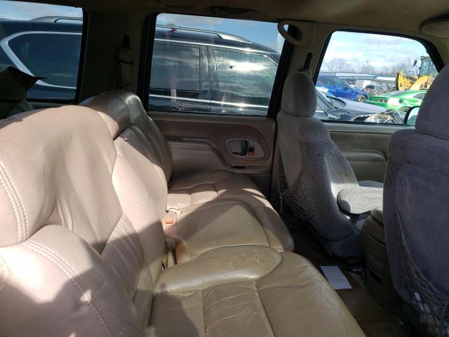 Photo 11 from auction – 1997 GMC SUBURBAN K with VIN 1GKFK16R4VJ736641