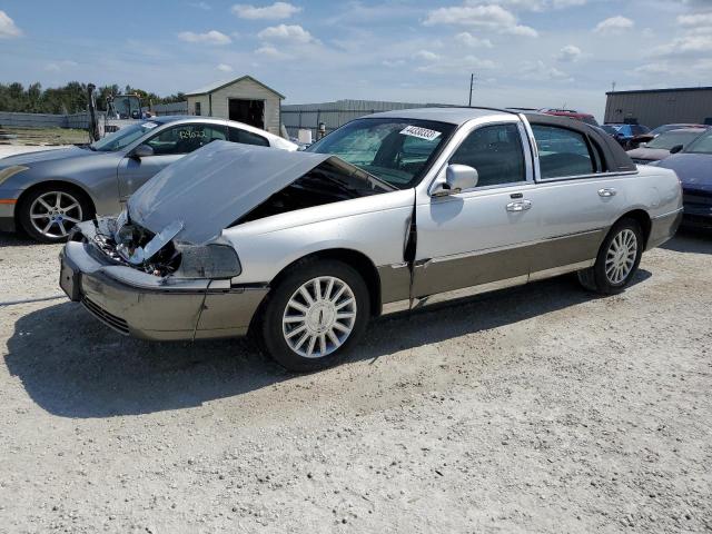 LINCOLN TOWN CAR E 2004 with VIN 1LNHM81W14Y655733 - Photo from auction