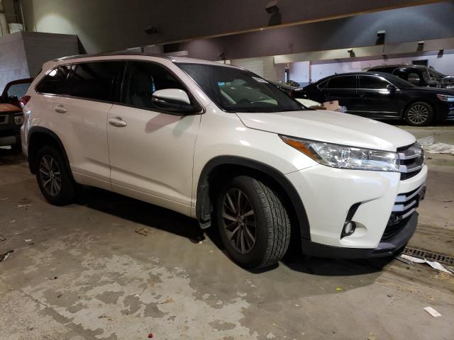Photo 4 from auction – 2018 TOYOTA HIGHLANDER with VIN 5TDJZRFH4JS831995