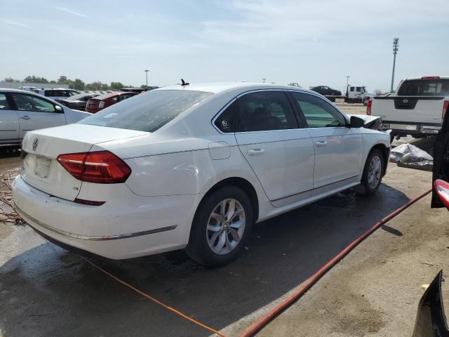 Photo 3 from auction – 2016 VOLKSWAGEN PASSAT S with VIN 1VWAS7A35GC013025