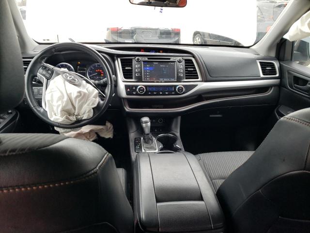 Фото 8 с аукциона – 2017 TOYOTA HIGHLANDER с VIN 5TDBZRFH6HS371155