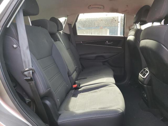 Photo 11 from auction – 2016 KIA SORENTO LX with VIN 5XYPG4A35GG106510