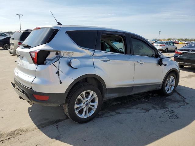 Photo 3 from auction – 2019 FORD ESCAPE SE with VIN 1FMCU0GD5KUB56651