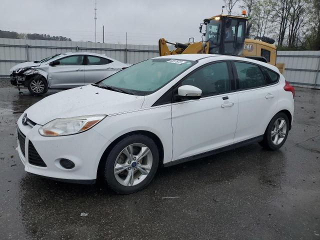 FORD FOCUS SE 2014 with VIN 1FADP3K21EL172322 - Photo from auction