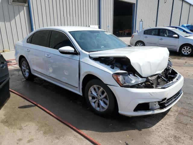 Photo 4 from auction – 2016 VOLKSWAGEN PASSAT S with VIN 1VWAS7A35GC013025